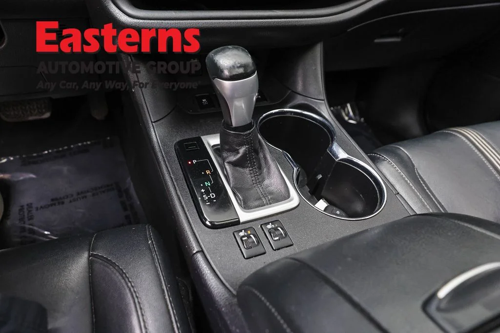 Used 2018 Black Toyota SE image 13