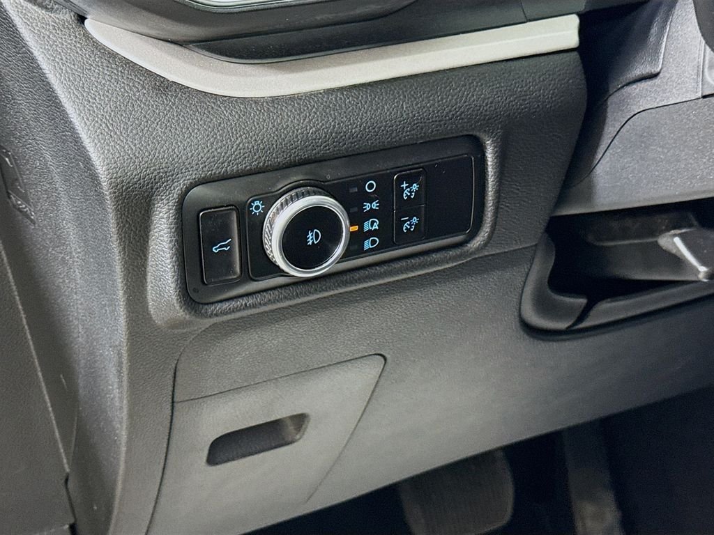 Used 2023 Agate Black Metallic Ford XLT image 16
