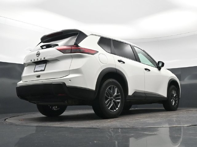 Used 2024 Glacier White Nissan S image 27