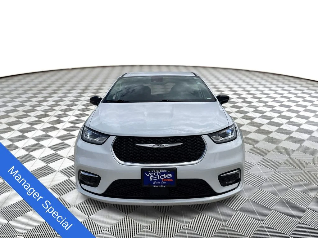 2024 Chrysler Pacifica Touring L - Photo 9