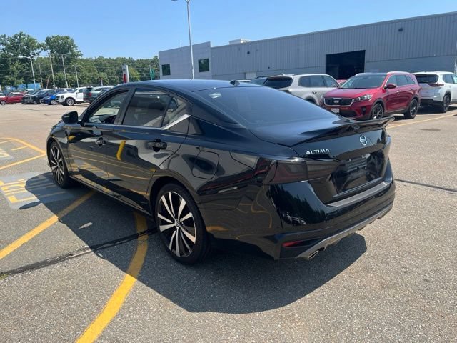 Used 2022 Super Black Nissan 2.5 SR image 5
