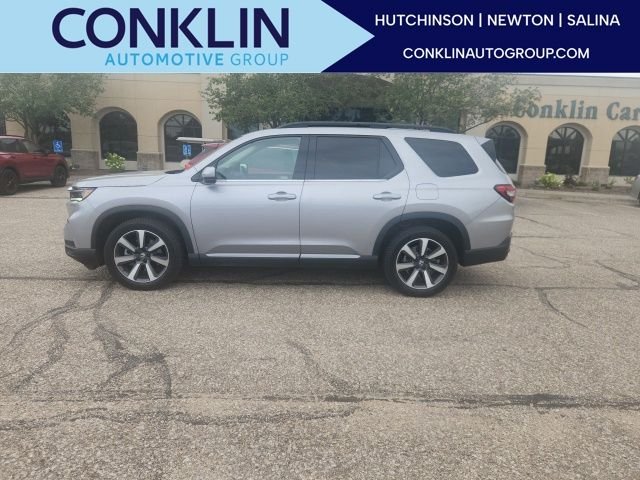 2023 Honda Pilot Touring AWD's photo