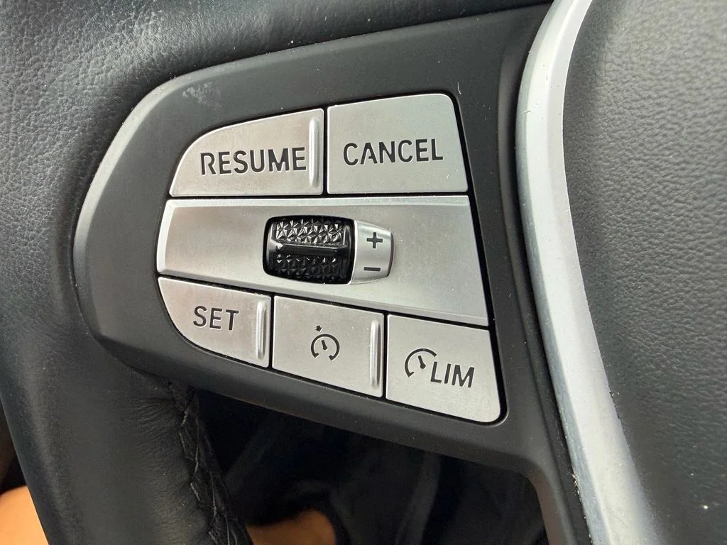 Used 2024 Gray BMW sDrive30i image 31