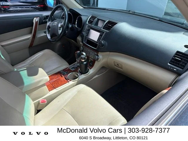 Used 2013 Blue Toyota Limited image 5