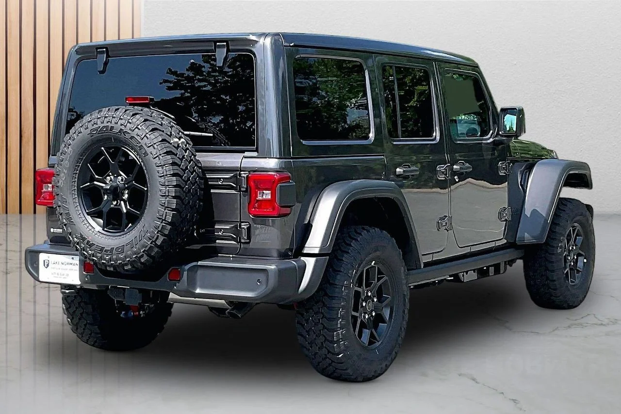 New 2026 Granite Crystal Metallic Clear-Coat Exterior Paint Jeep Sport image 9