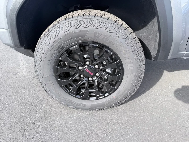 New 2026 Sterling Metallic GMC Elevation image 19