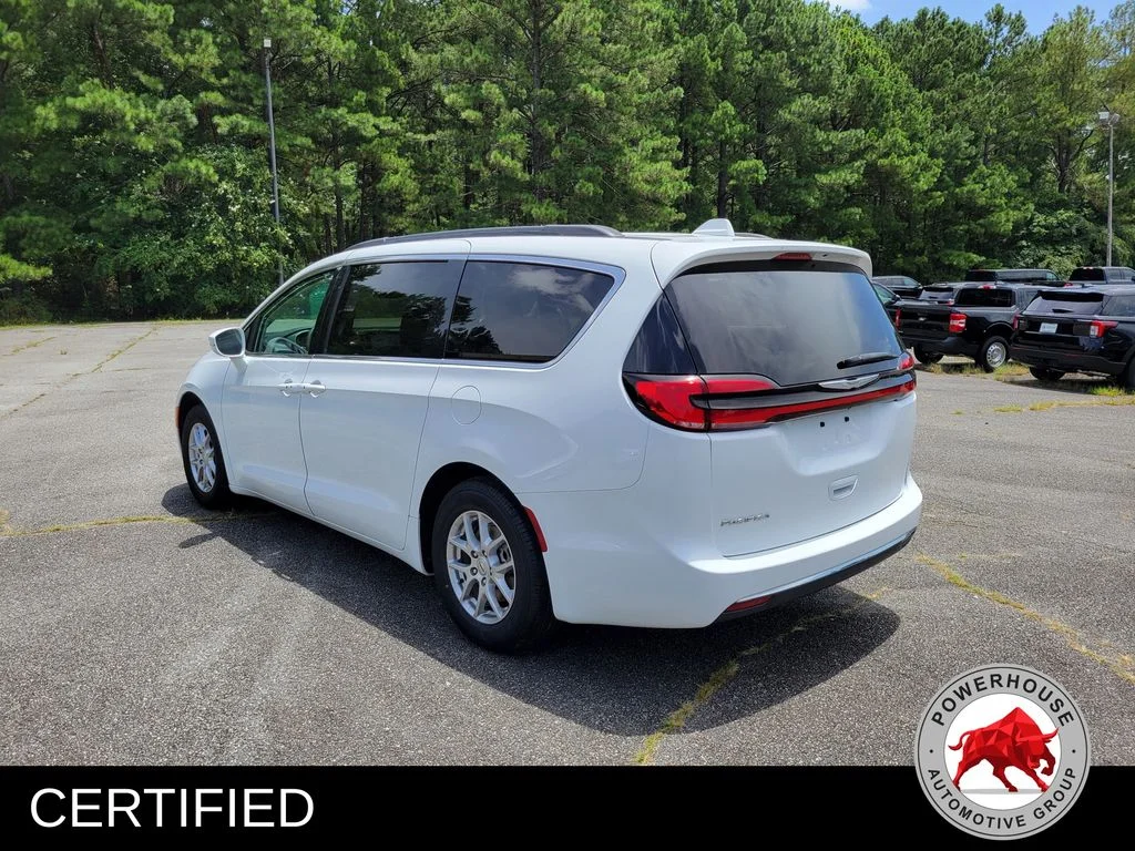 Used 2022 White Chrysler Touring L image 3