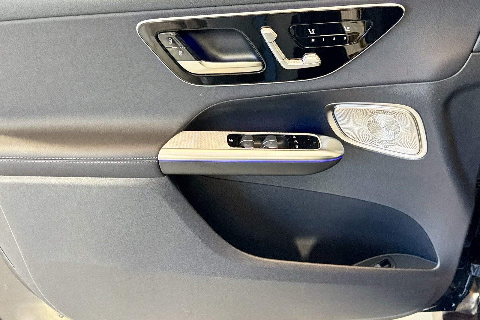 New 2026 Graphite Grey Metallic Mercedes-Benz GLC 300 image 16