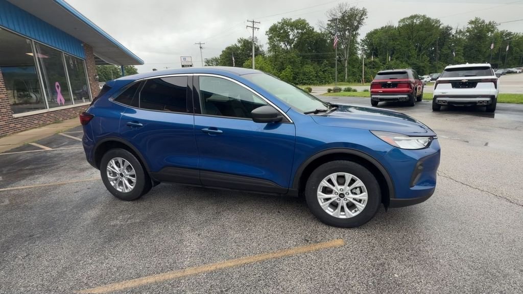 Used 2023 Blue Ford Active image 9