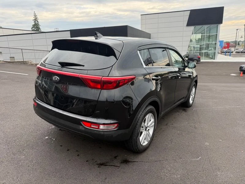 Used 2017 Red Kia LX image 8