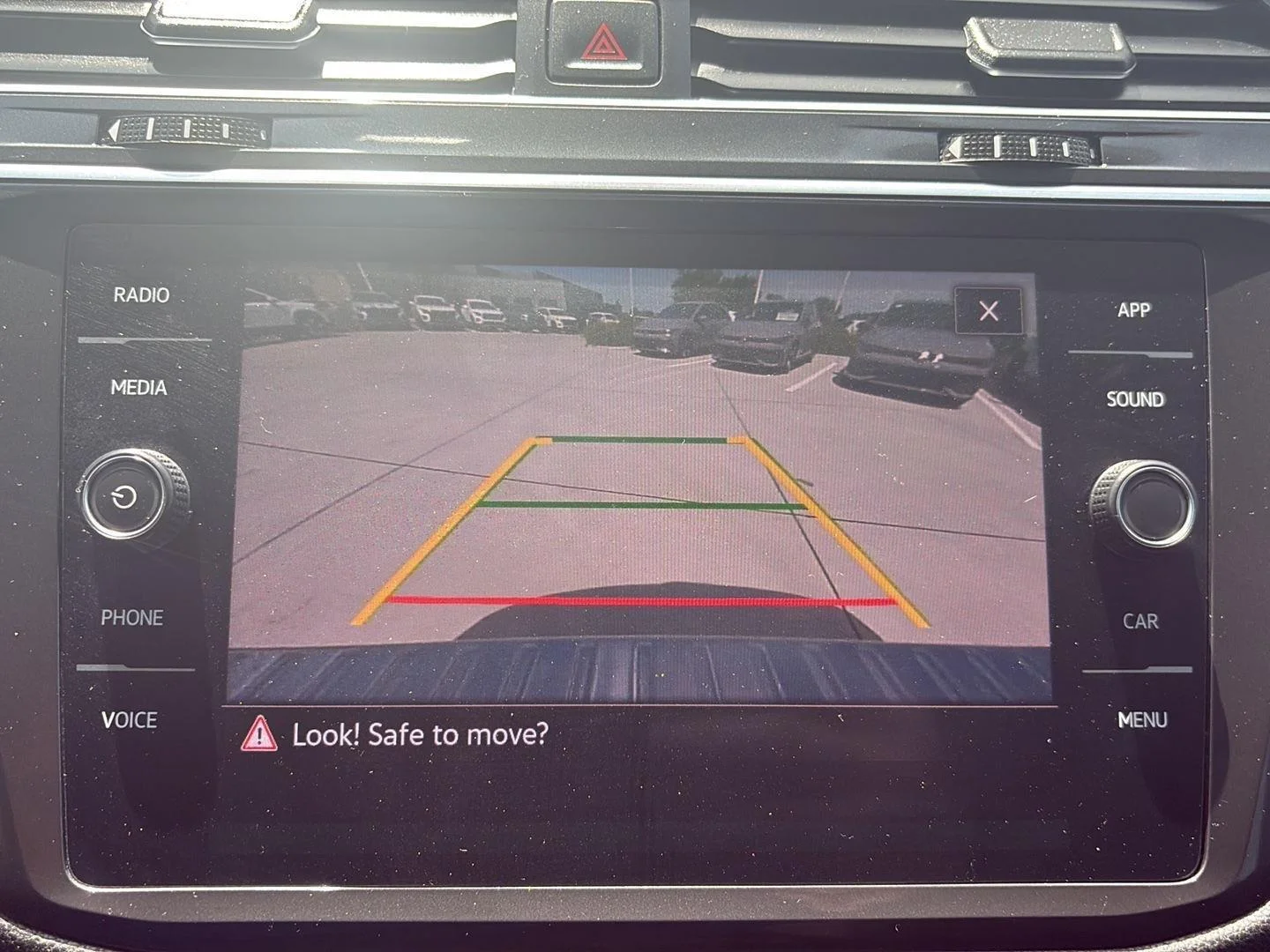 Used 2023  Volkswagen SE image 23