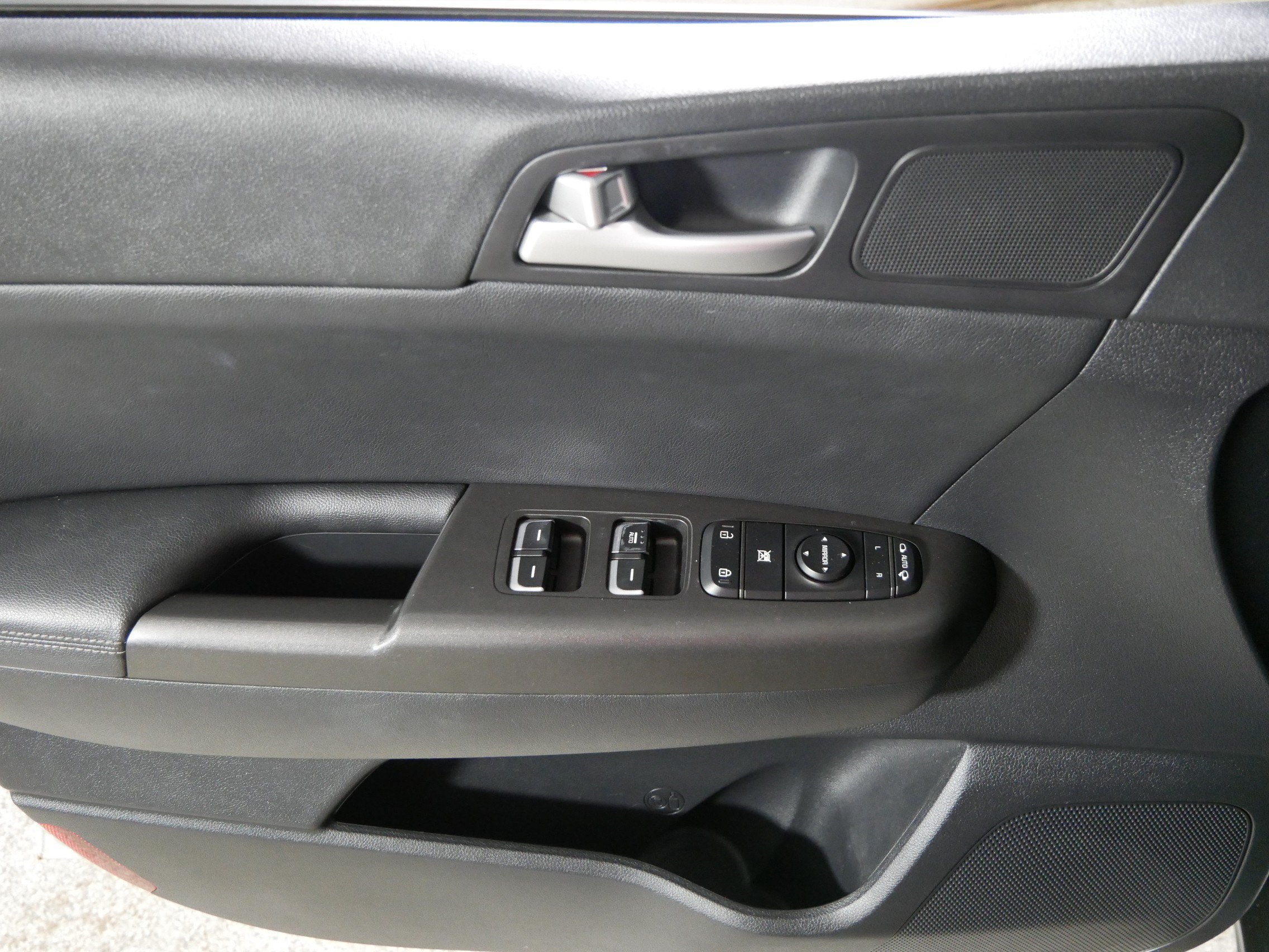Used 2017 Sparkling Silver Kia EX image 19