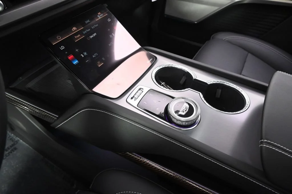 2027 Cadillac VISTIQ Sport - Photo 32