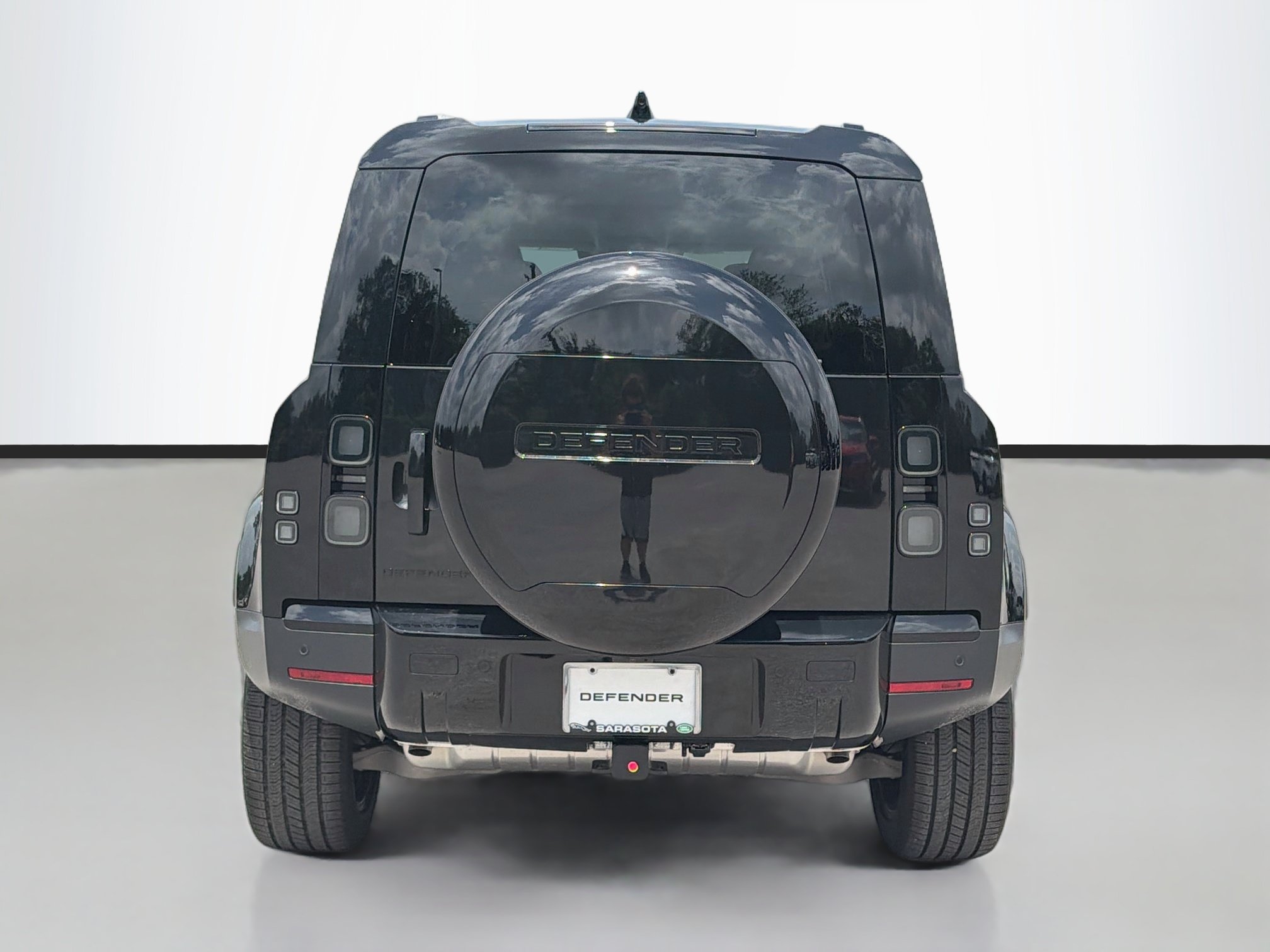 New 2026 Santorini Black Land Rover S image 4