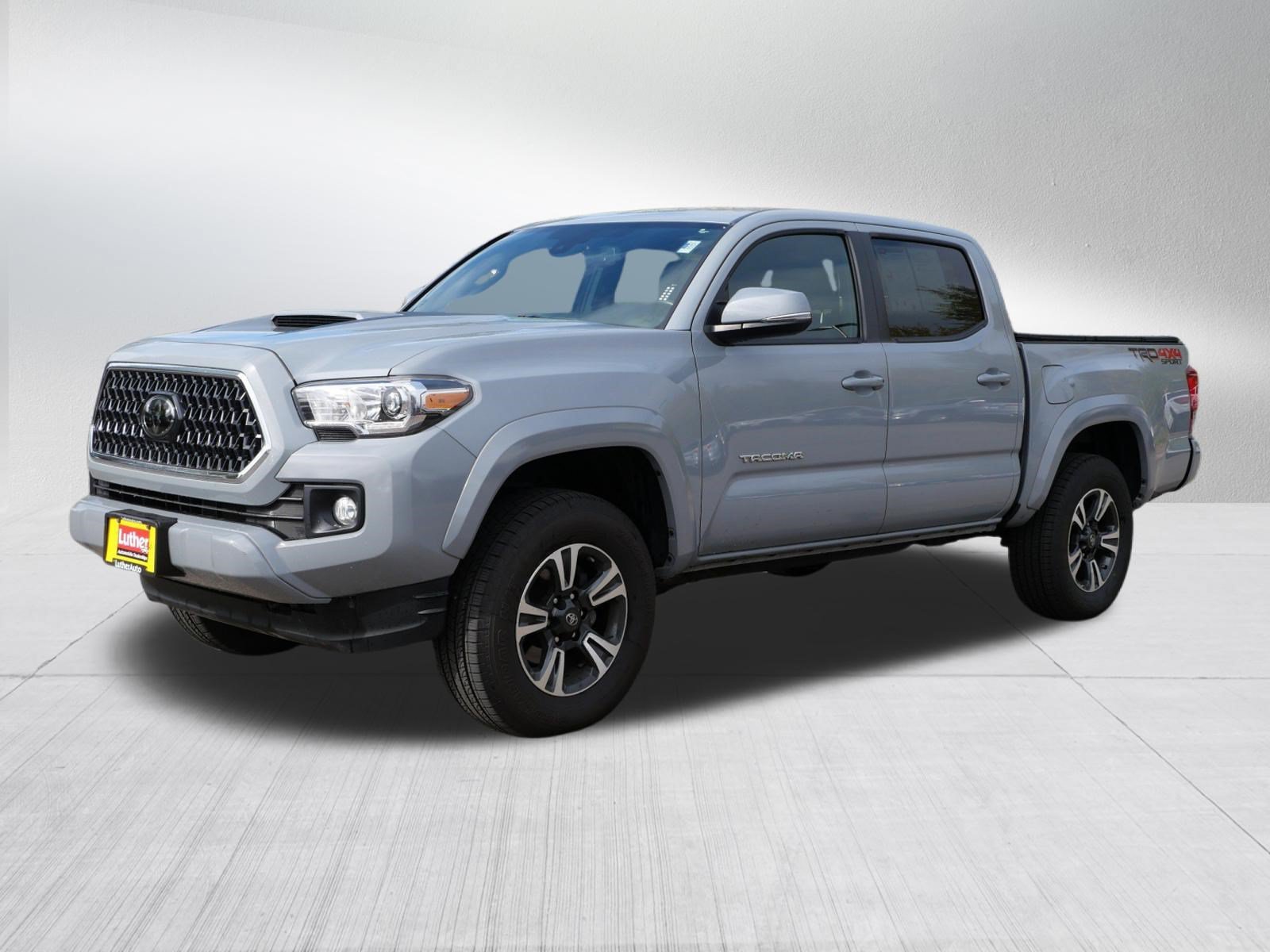 Used 2018 Magnetic Gray Metallic Toyota SR5 image 3