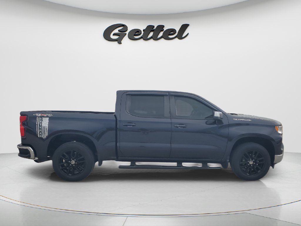 Used 2022 DARK ASH METALLIC Chevrolet LT image 4
