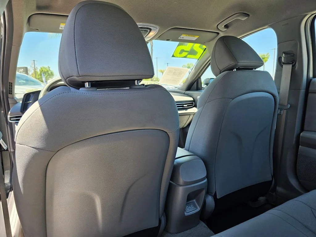 Used 2025 Gray Hyundai SE image 19