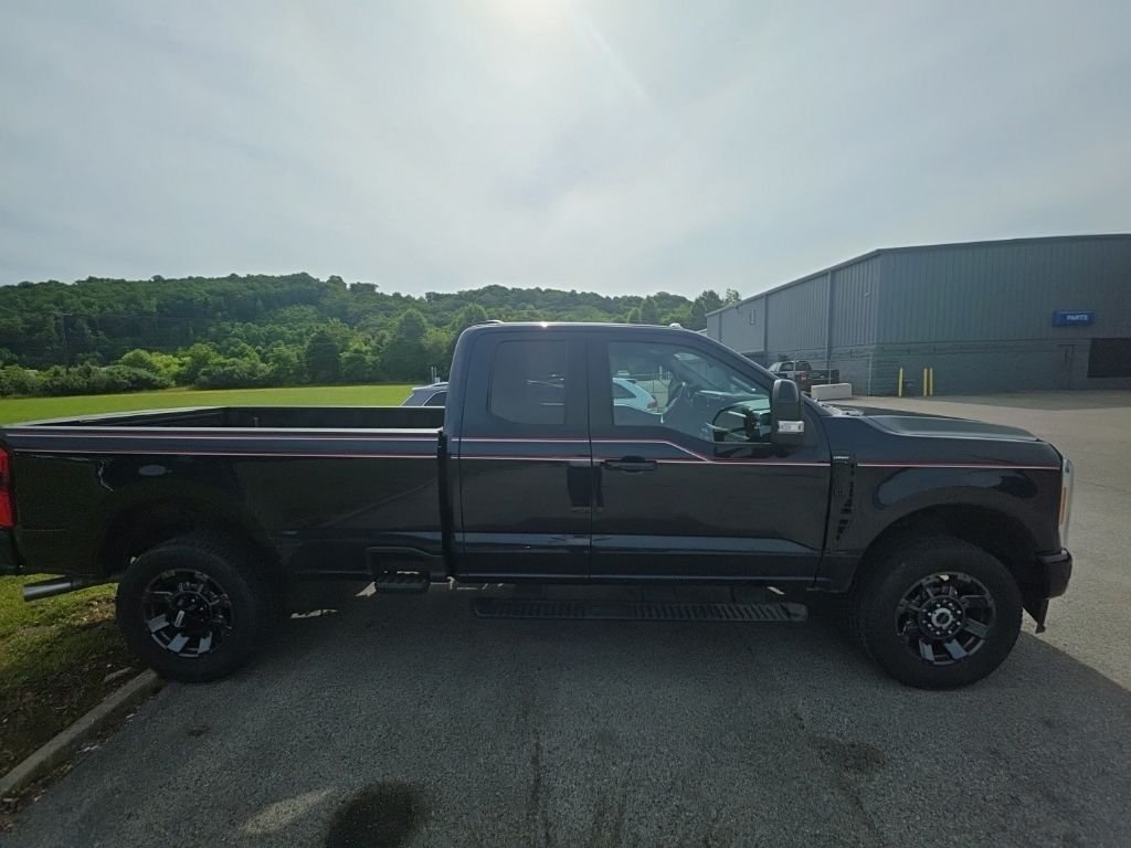 Used 2023 Antimatter Blue Metallic Ford Lariat image 4