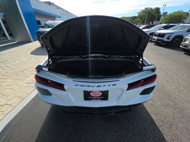 Used 2024 Arctic White Chevrolet 3LT image 34