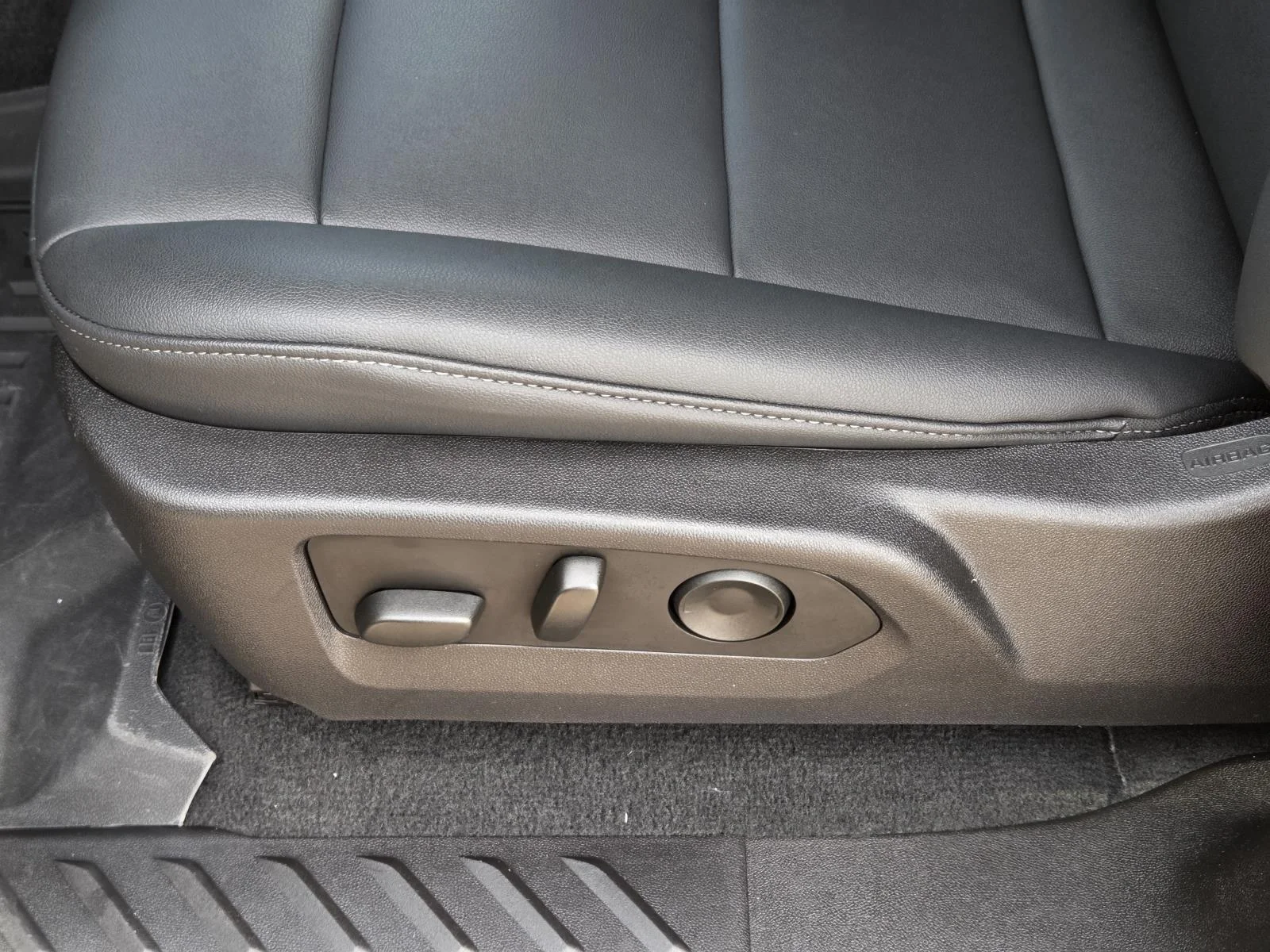 Used 2024 Sterling Gray Metallic Chevrolet 2WD LT image 32