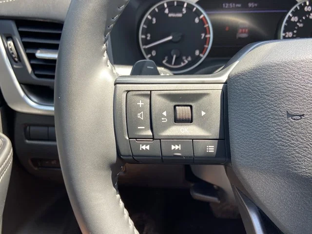 2025 Nissan Rogue SV - Photo 17