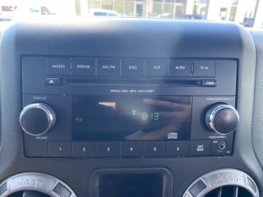 Used 2017 White Jeep Unlimited Sport image 19