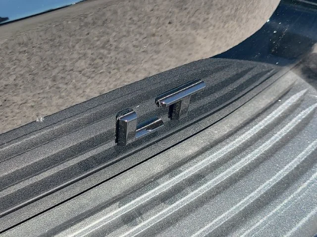 2026 Chevrolet Suburban LT - Photo 10