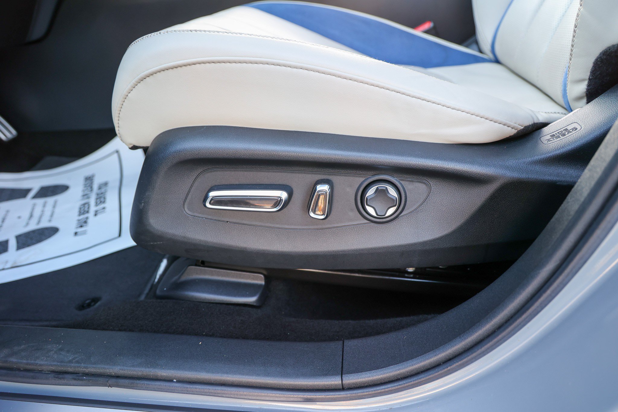 Used 2025 Gray Acura w/A-Spec Advance Package image 27