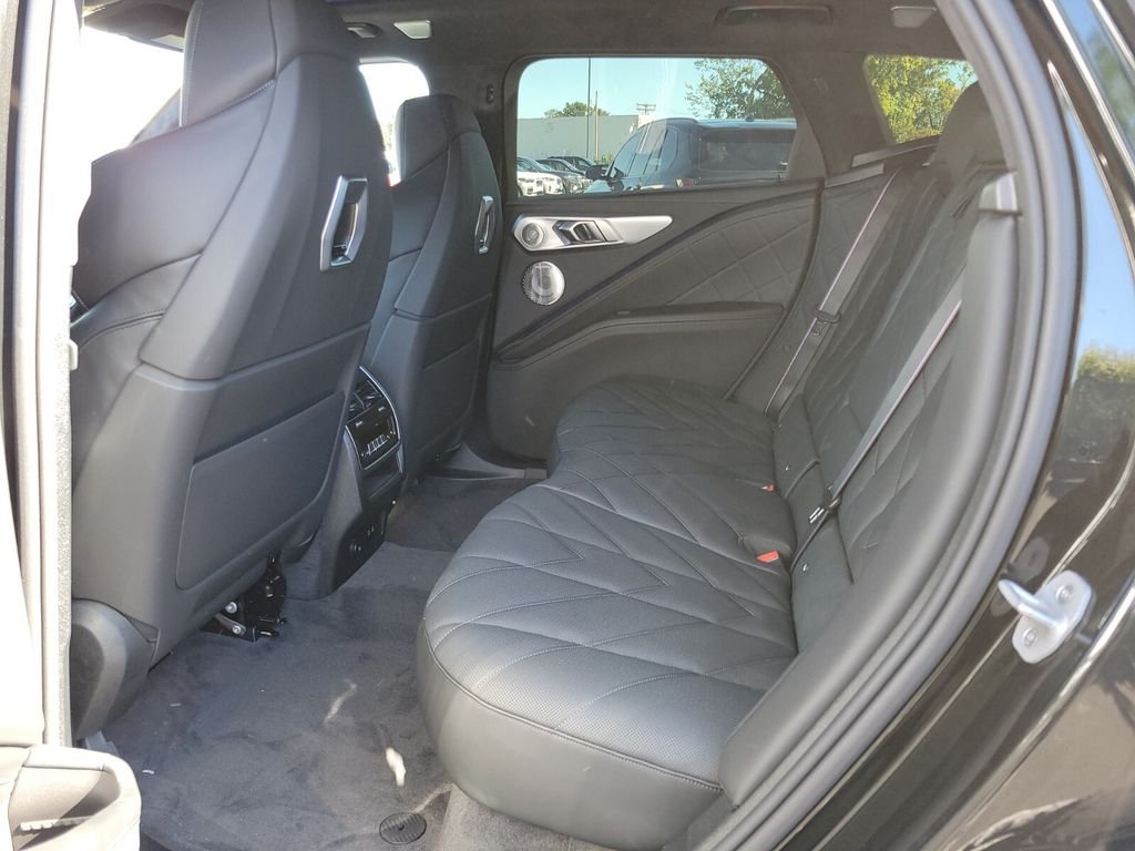 2026 BMW XM Base - Photo 17