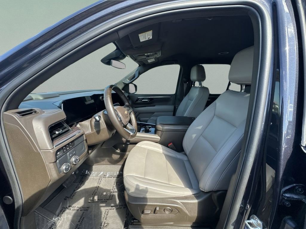Used 2025 Gray Chevrolet LT image 18
