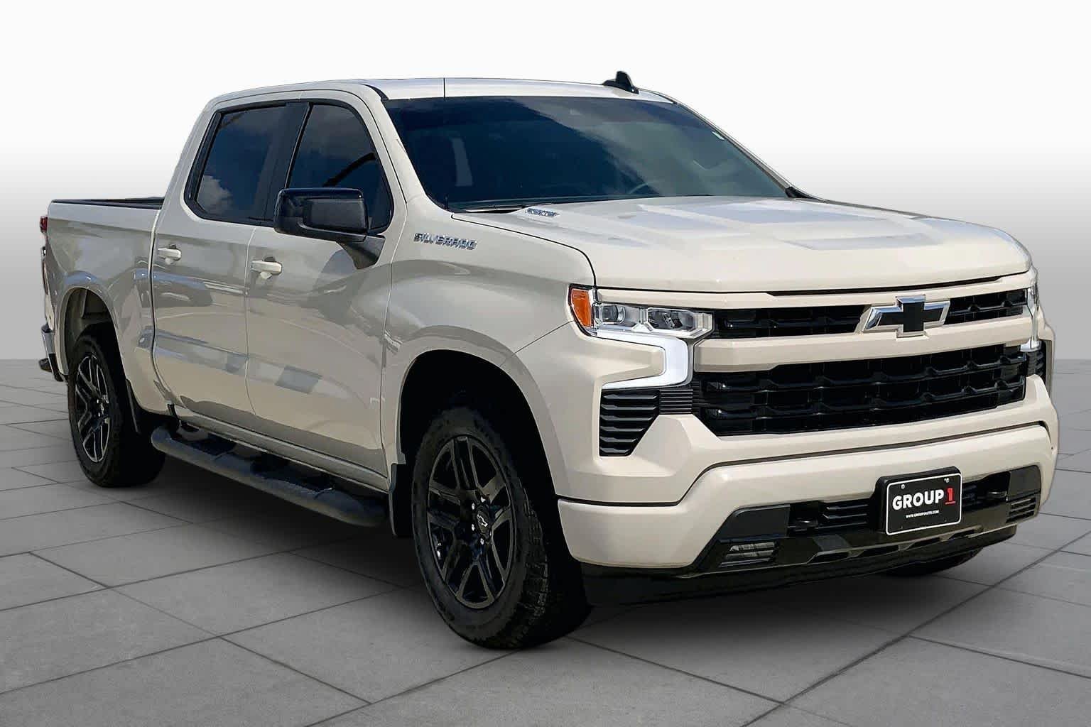 Used 2026 Summit White Chevrolet RST image 3