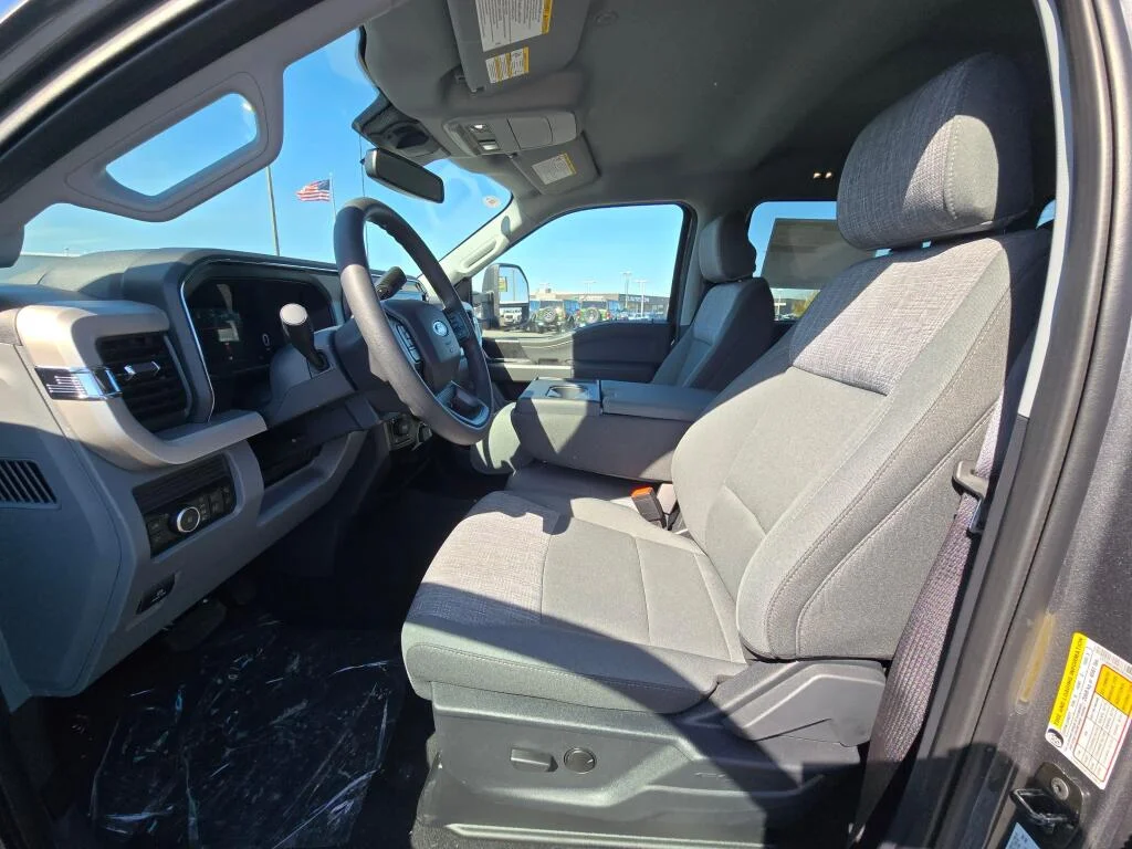 New 2026 Carbonized Gray Metallic Ford F-350® XLT image 17