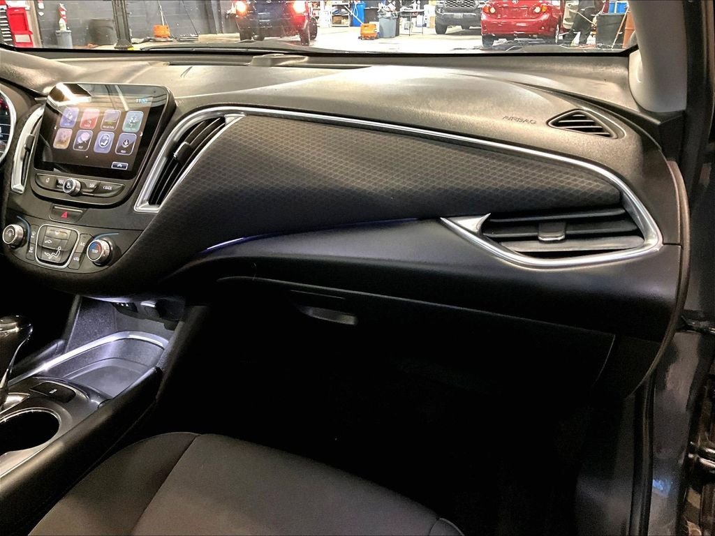Used 2018 Gray Chevrolet LT image 13