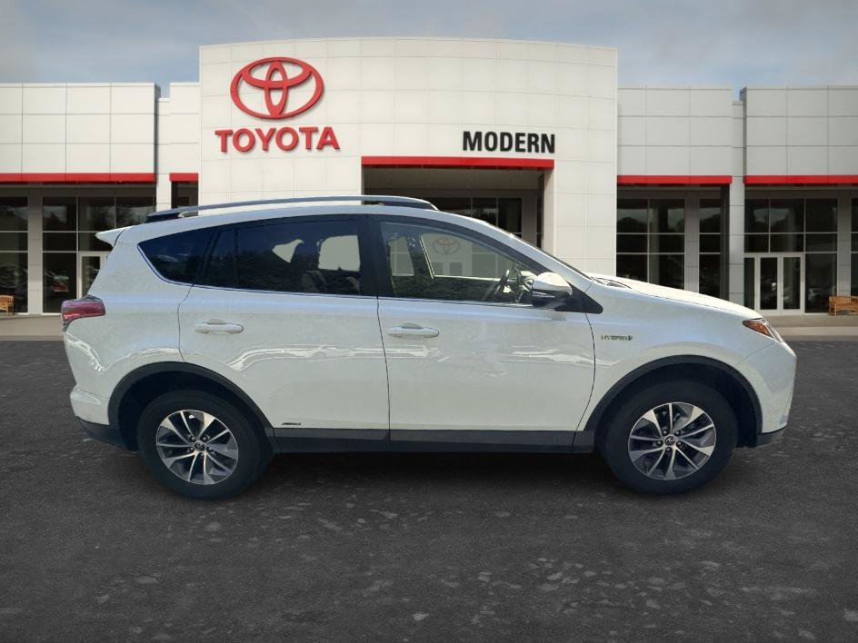 Used 2018 Super White Toyota Hybrid LE image 8
