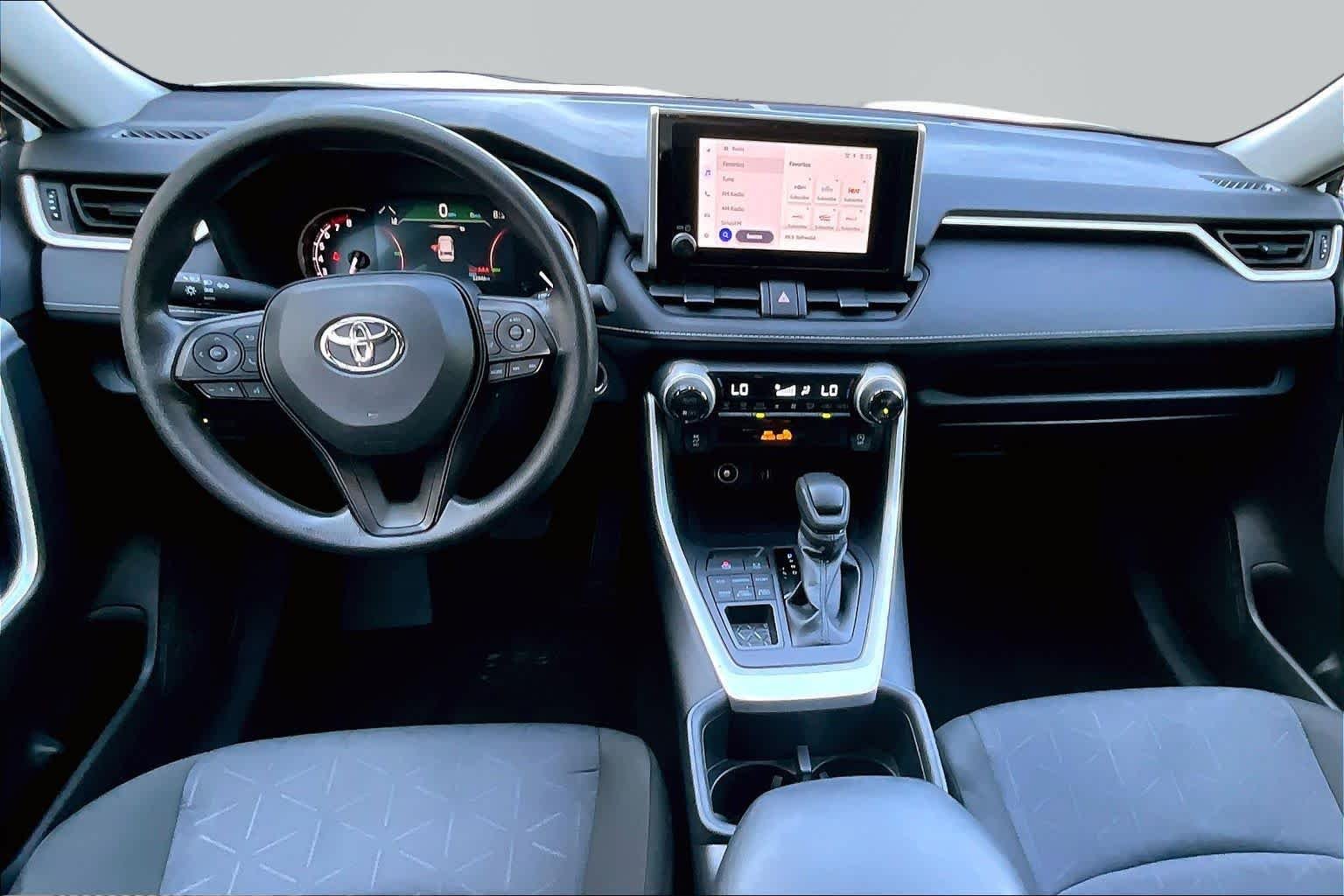 Used 2025 Ice Cap Toyota XLE image 16