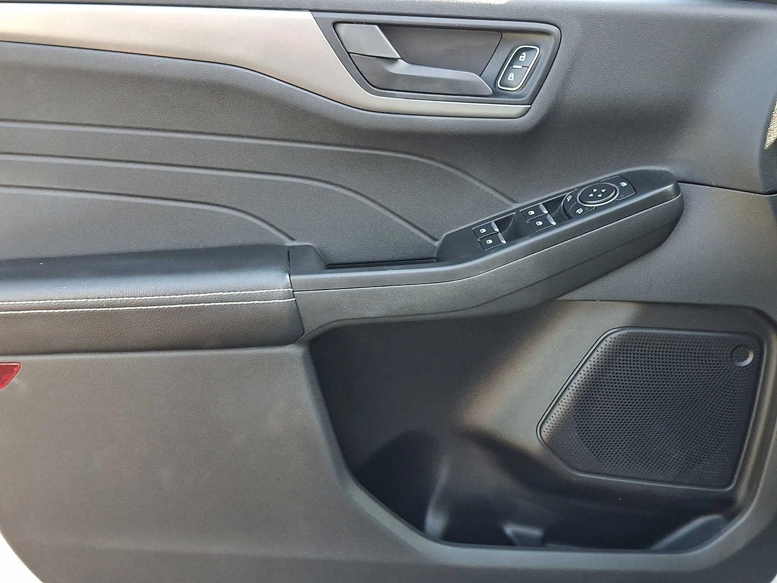 Used 2023 White Ford Active image 13