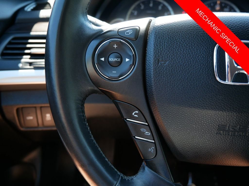 Used 2015  Honda EX-L image 17