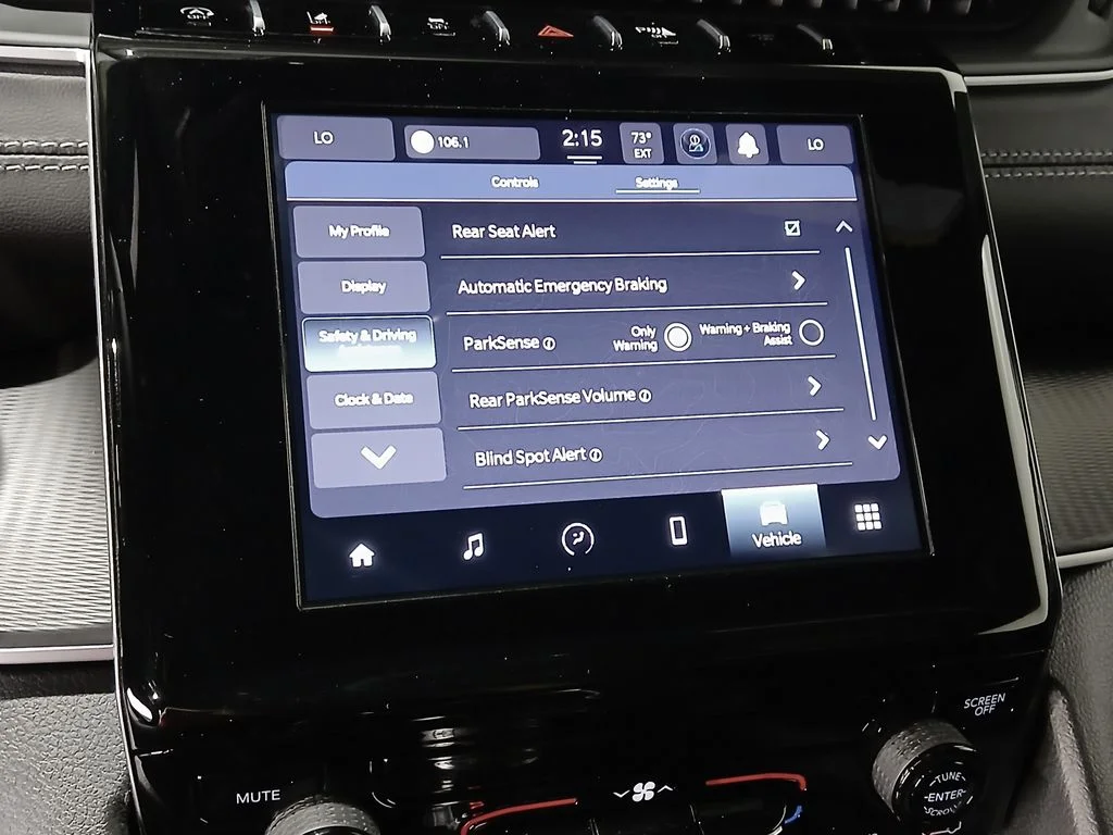 Used 2025 Black Jeep Laredo image 27
