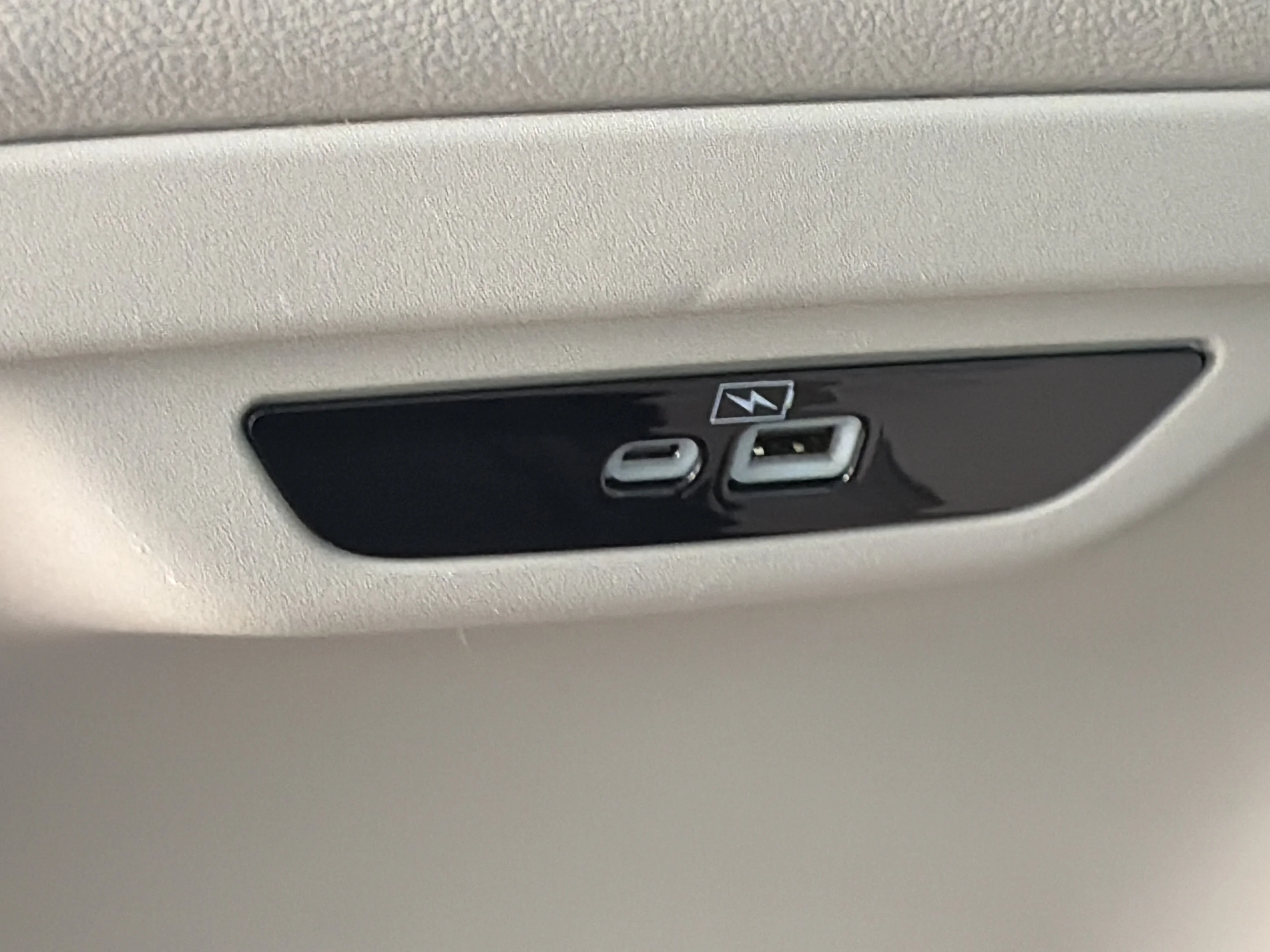 Used 2021 Bright White Clearcoat Chrysler Touring L image 10