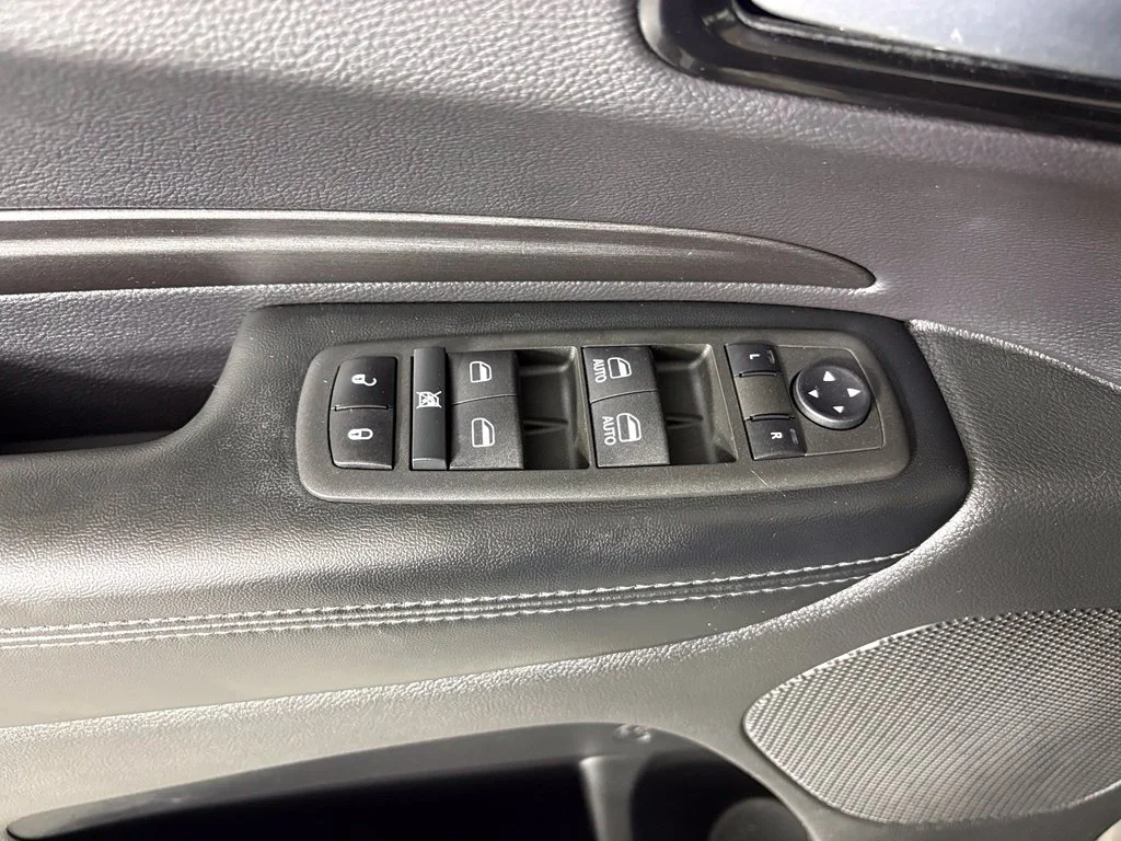 Used 2022 Gray Dodge SXT image 12