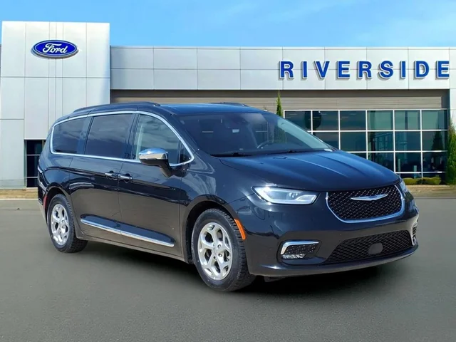 Pre-Owned 2023 Chrysler Pacifica Limited
