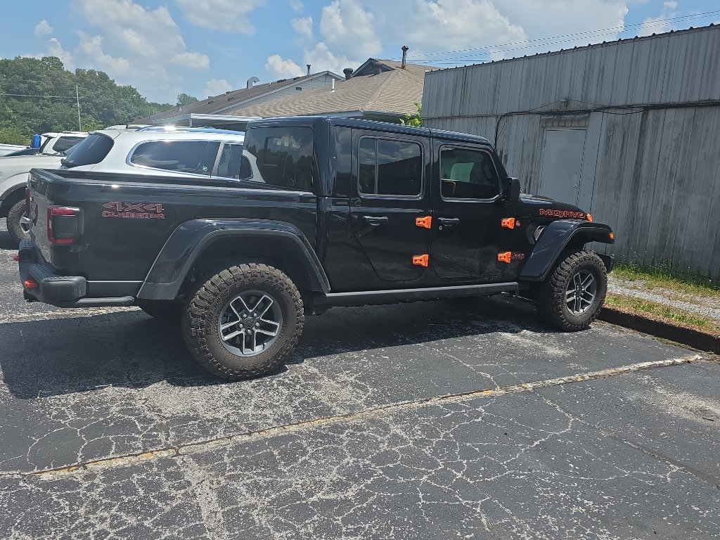 2025 Jeep Gladiator Mojave X Auto's photo