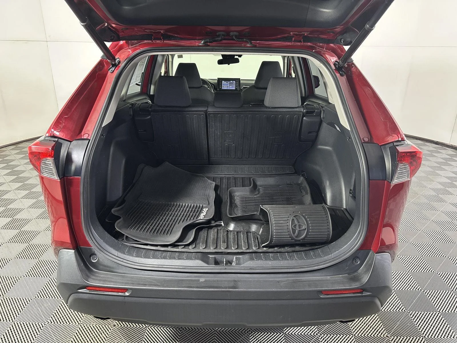 Used 2019 Ruby Flare Pearl Toyota XLE image 31