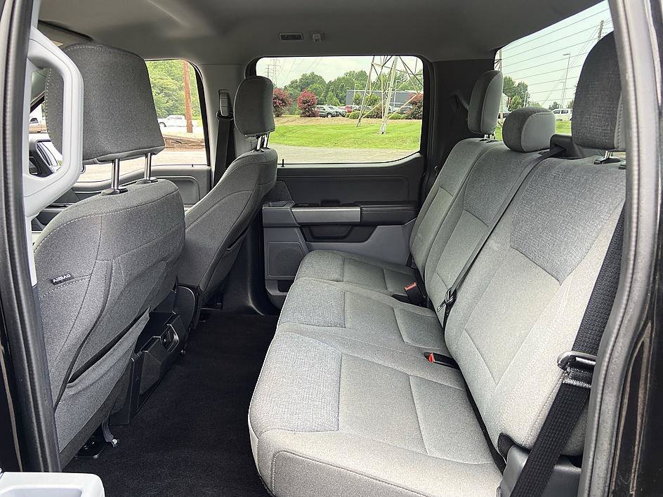 Used 2025 Black Metallic Ford XLT image 13