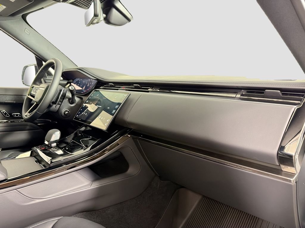 New 2026 Fuji White Land Rover Dynamic SE image 31