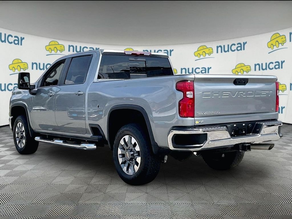 Used 2025 Gray Chevrolet LT image 4