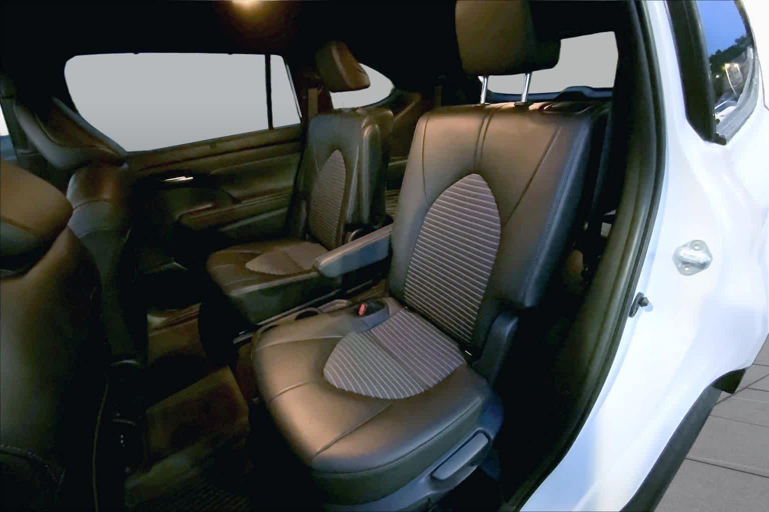 Used 2024 Wind Chill Pearl Toyota LE image 20