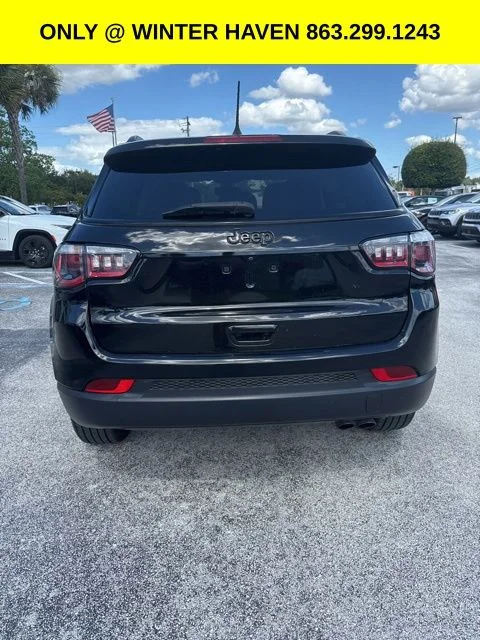 Used 2019 Black Jeep Latitude image 4