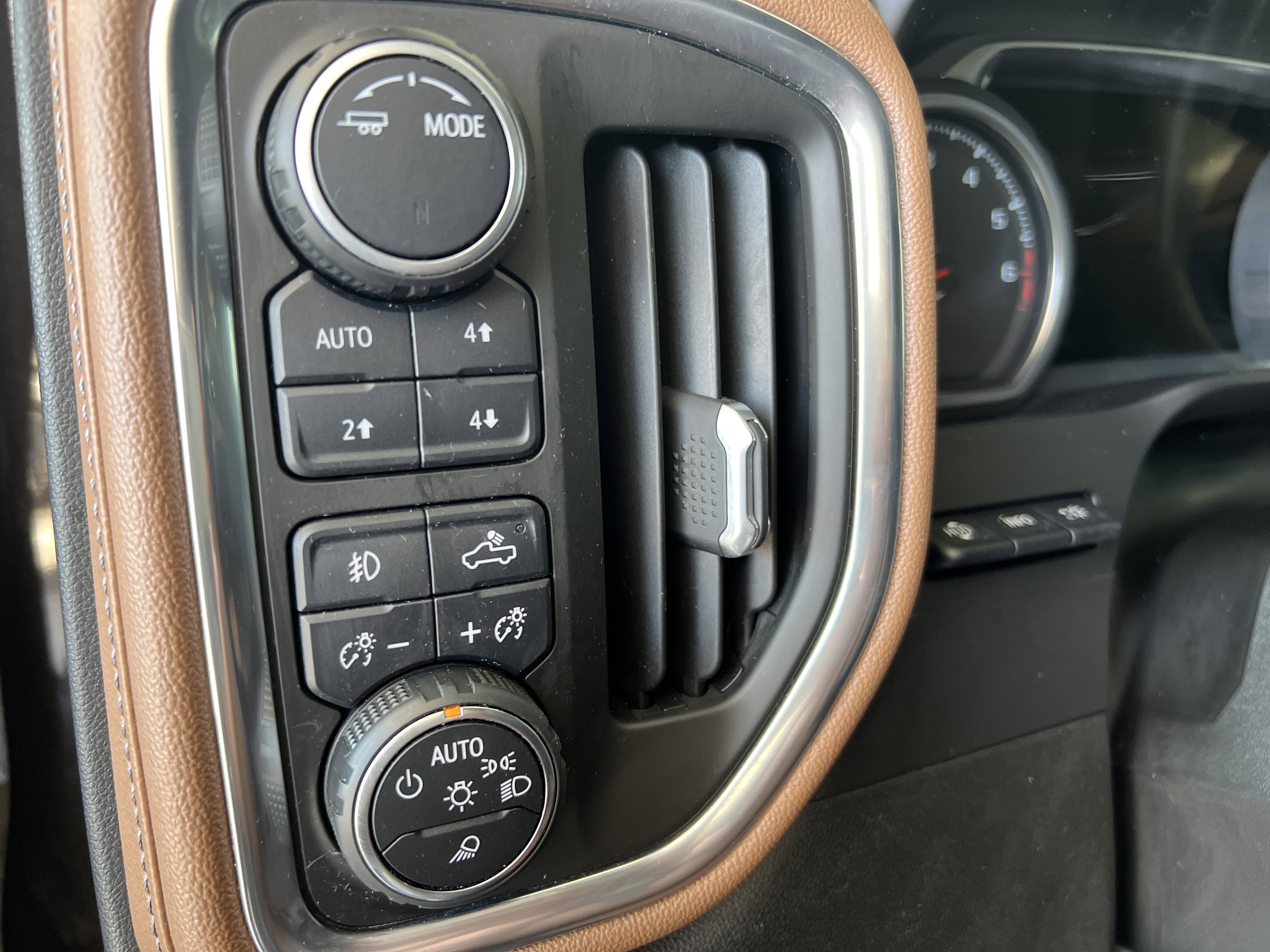 Used 2020 Havana Brown Metallic Chevrolet High Country image 20