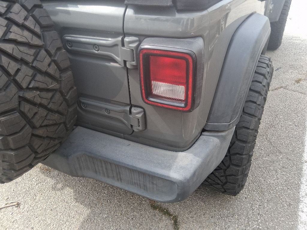 Used 2019 Gray Jeep Unlimited Sport image 15